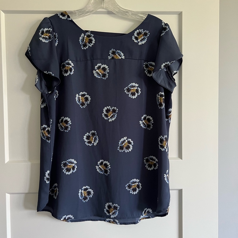 EUC Loft s/s floral blouse size small